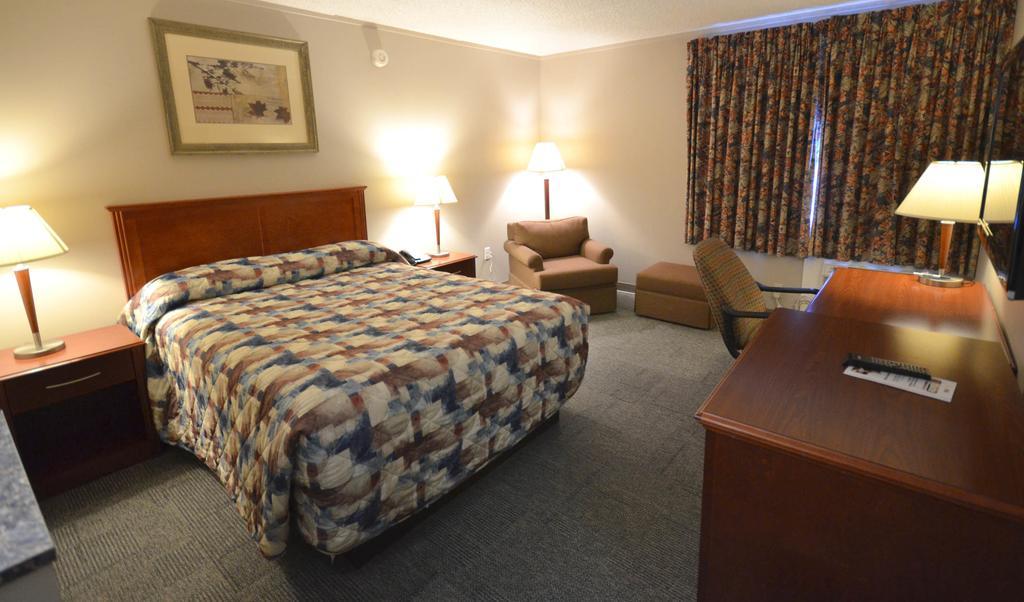 Travelodge Hanna Canada Grey Bagian luar foto