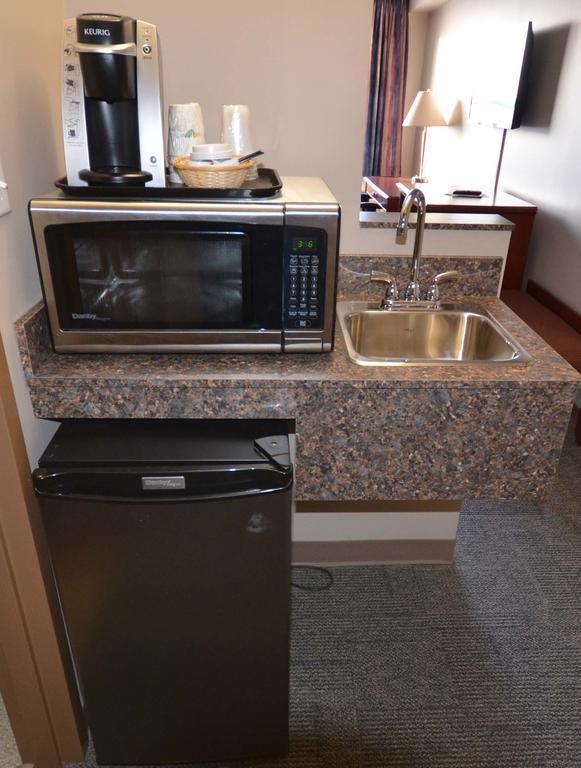 Travelodge Hanna Canada Grey Bagian luar foto
