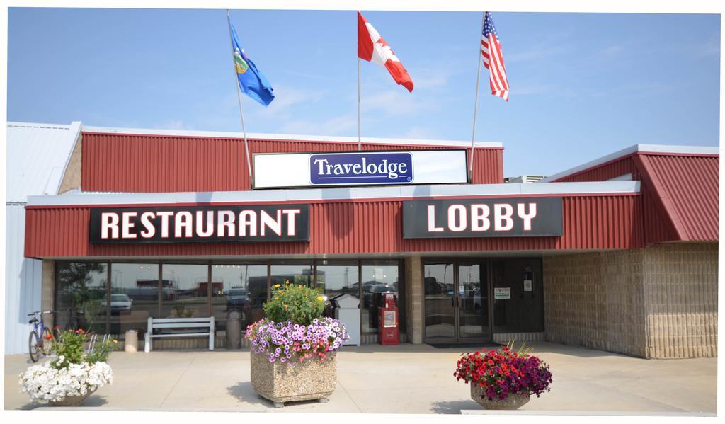 Travelodge Hanna Canada Grey Bagian luar foto