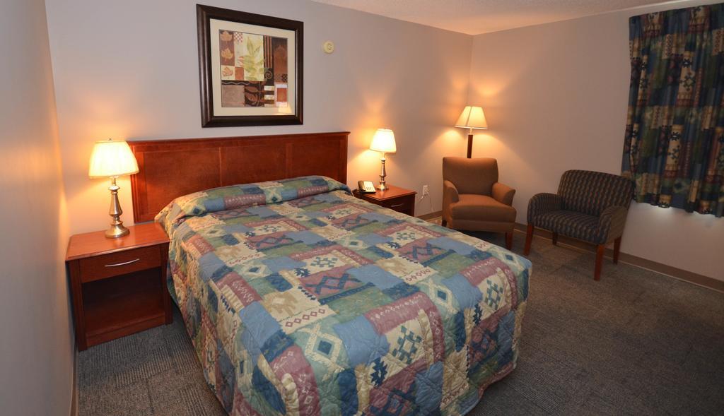 Travelodge Hanna Canada Grey Bagian luar foto